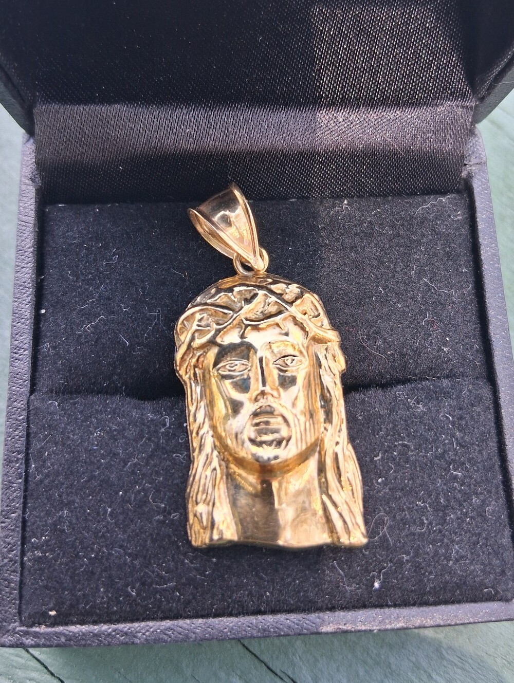 10Kt Jesus Pendant